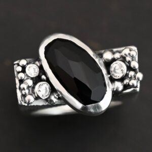 Amara Ring